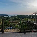 Etno With A Pool - Matusanovi Dvori Rab Villa *