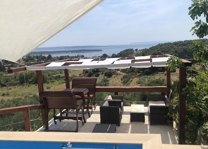 Etno With A Pool - Matusanovi Dvori Rab Villa Banjol