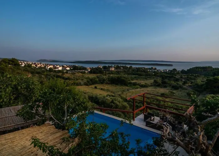 Etno With A Pool - Matusanovi Dvori Rab