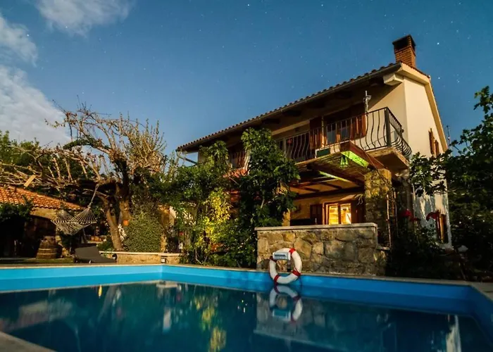 Etno With A Pool - Matusanovi Dvori Rab فيلة Banjol