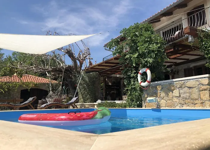 Etno With A Pool - Matusanovi Dvori Rab